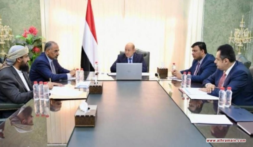مجلس الرياض الرئاسي يستبق انفجار الوضع بمغادرة عدن