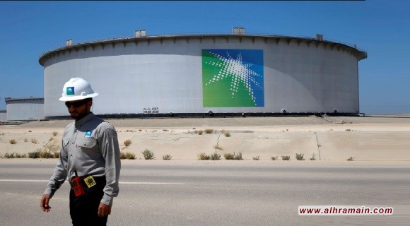 “بلومبيرغ”: السعودية تخزن النفط للاستفادة من العقوبات المرتقبة بحق إيران