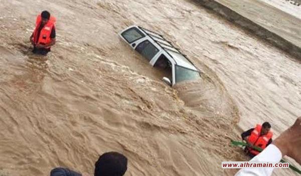الهيئات السعودية تغرق في السيول