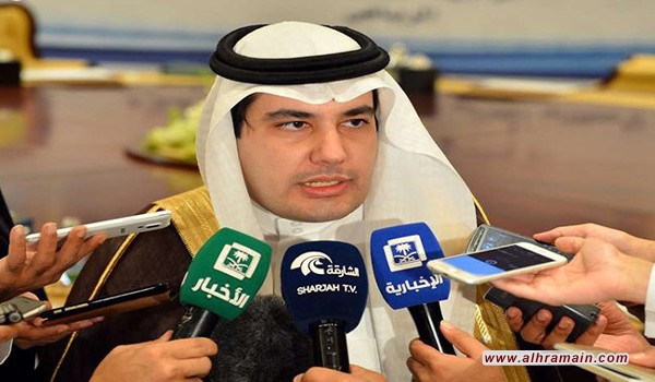 وزير سعودي يثير غضبا عارما بعد إهانته صحفيا مخضرما 