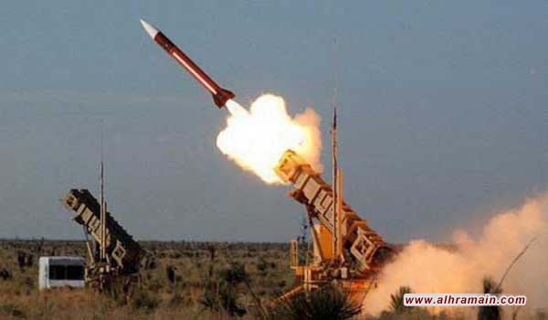 الحوثيون يعلنون اطلاق صاروخ على معسكر بجيزان بالسعودية خلف خسائر في صفوف الجيش السعودي وعتاده العسكري