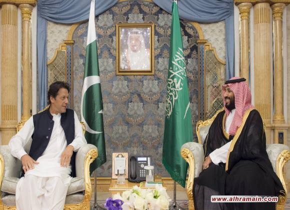 الإندبندنت: خان سعى للحصول على دعم اقتصادي من السعودية بهدف دعم العملة الباكستانية المتراجعة في الفترة الأخيرة