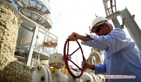رويترز: السعوديون يهددون برفع إنتاج النفط مجددا مع عودة السجال مع إيران