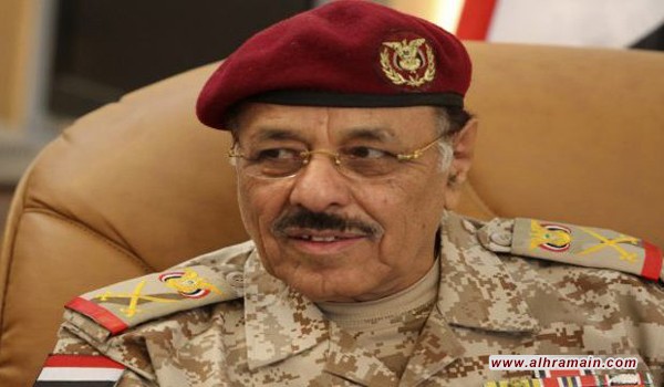 الاحمر يرشو ضباط سعوديين كبار متورطين بالعدوان على اليمن !