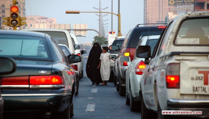 مصدر سعودي: الحكومة لم تناقش تطبيق ضريبة الدخل