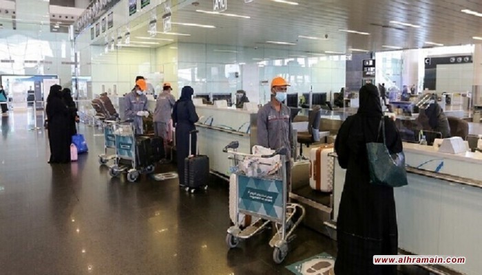 دون رسوم.. السعودية تمدد صلاحية الإقامات وتأشيرات الزيارة