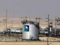 النفط ينزل دولارا بعد خفض كبير لسعر الخام السعودي