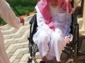 بعد 11 سنة من الاعتقال التعسفي…الشيخ الصقعبي يخرج على كرسيّ متحرك من سجون “ابن سلمان”