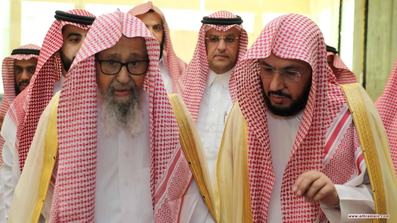 مفتي السعودية يشيد بدعم سلمان وابنه .. غطاء ديني لسياسات الترفيه وتغييب الهوية الإسلامية