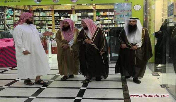 هيئة الأمر بالمعروف السعودية ترفض دعوات إلى عدم إغلاق المحلات وقت الصلاة