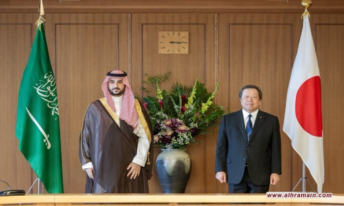 وزير الدفاع السعودي يبحث مع نظيره الياباني تعزيز التعاون العسكري