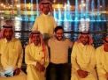 مستوطن يهودي يلتقط صورة مع أصدقاءه السعوديين في قلب المملكة