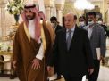 وول ستريت جورنال: السعودية دفعت الرئيس اليمني إلى التنحي وتم احتجازه في منزله بالرياض وقيدوا اتصالاته
